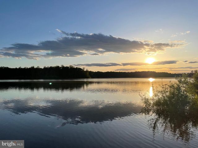 2 ENGLISH HILLS DR, Fredericksburg, VA 22406