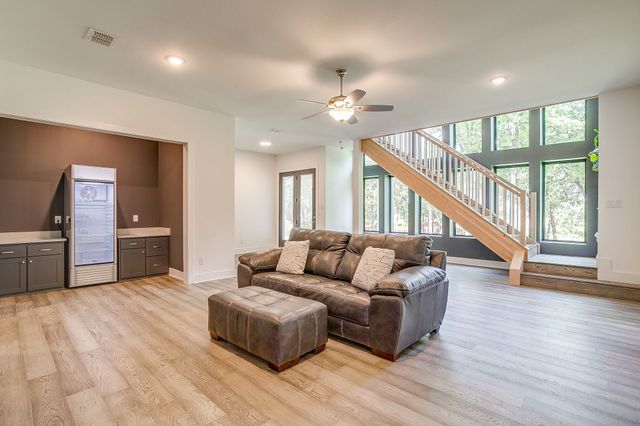 560 Prairie Timber Road, Burleson, TX 76028