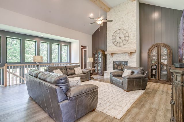560 Prairie Timber Road, Burleson, TX 76028