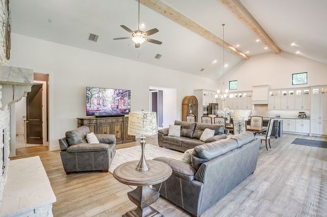 560 Prairie Timber Road, Burleson, TX 76028