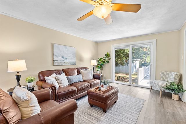 18 Massasoit Avenue, Barrington, RI 02806