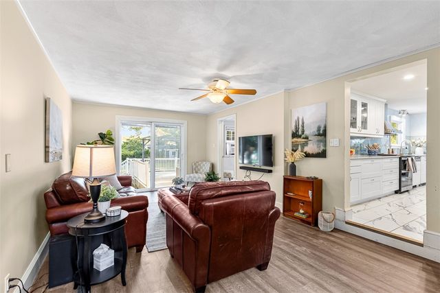18 Massasoit Avenue, Barrington, RI 02806