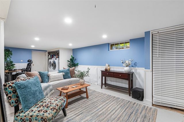 18 Massasoit Avenue, Barrington, RI 02806