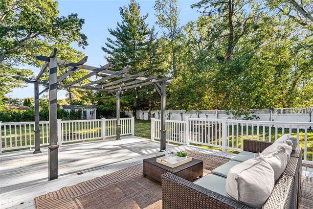 18 Massasoit Avenue, Barrington, RI 02806