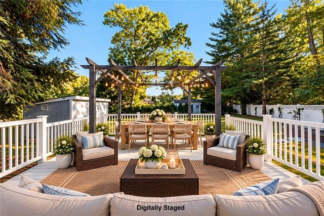 18 Massasoit Avenue, Barrington, RI 02806