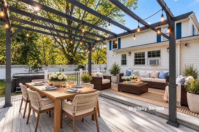18 Massasoit Avenue, Barrington, RI 02806