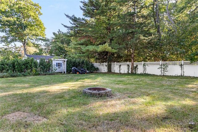 18 Massasoit Avenue, Barrington, RI 02806