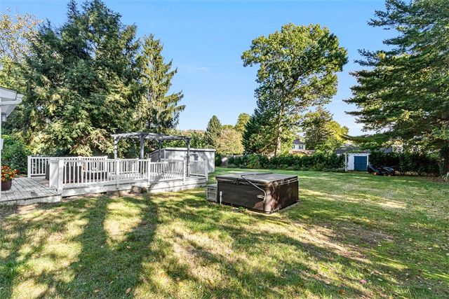 18 Massasoit Avenue, Barrington, RI 02806
