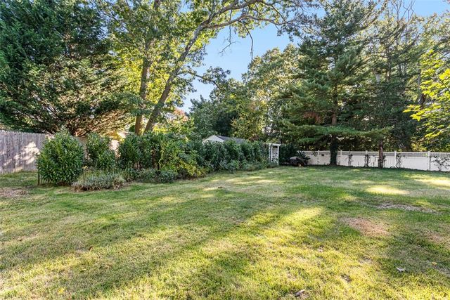 18 Massasoit Avenue, Barrington, RI 02806
