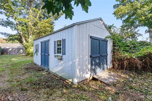 18 Massasoit Avenue, Barrington, RI 02806