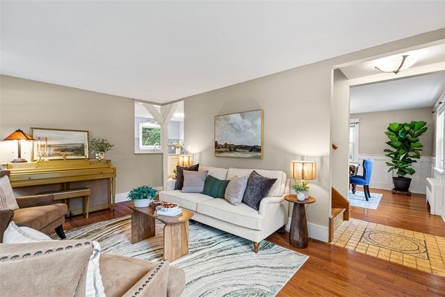 18 Massasoit Avenue, Barrington, RI 02806