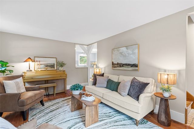 18 Massasoit Avenue, Barrington, RI 02806