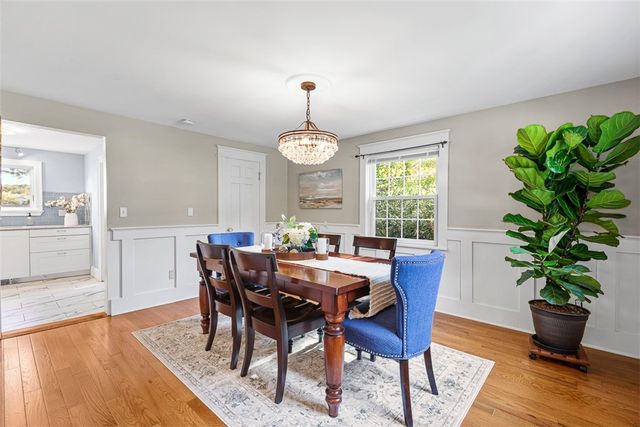 18 Massasoit Avenue, Barrington, RI 02806