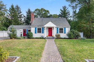 18 Massasoit Avenue, Barrington, RI 02806