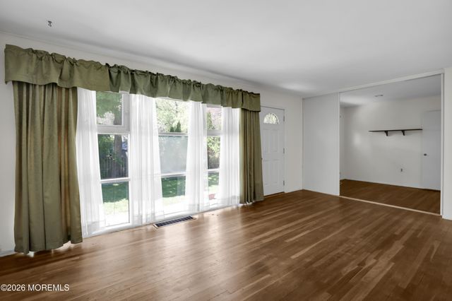 846 Center Street, Red Bank, NJ 07701