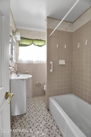 846 Center Street, Red Bank, NJ 07701