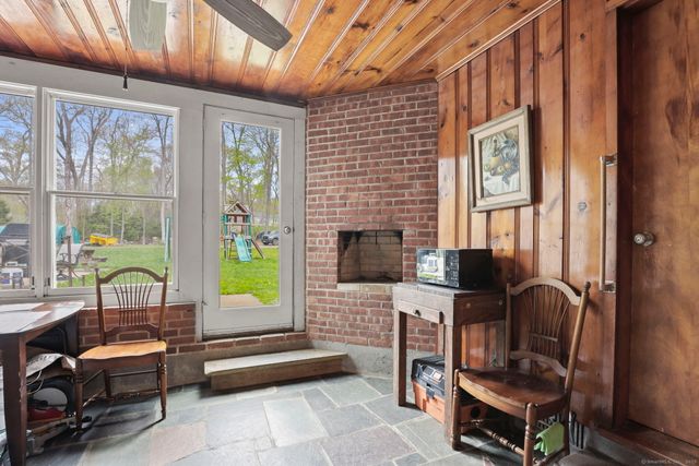 24 Appletree Lane, Norwalk, CT 06850