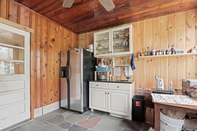 24 Appletree Lane, Norwalk, CT 06850