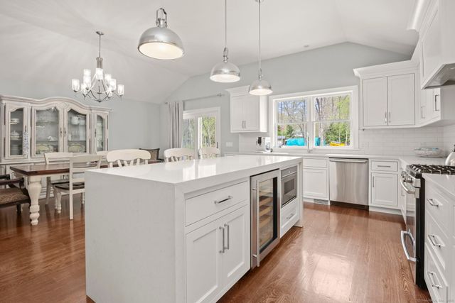 24 Appletree Lane, Norwalk, CT 06850
