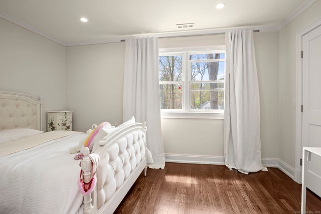24 Appletree Lane, Norwalk, CT 06850