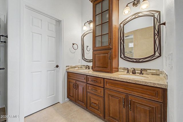 4365 E CHERRY HILLS Drive, Chandler, AZ 85249