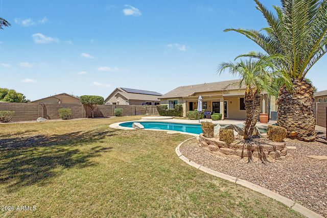 4365 E CHERRY HILLS Drive, Chandler, AZ 85249