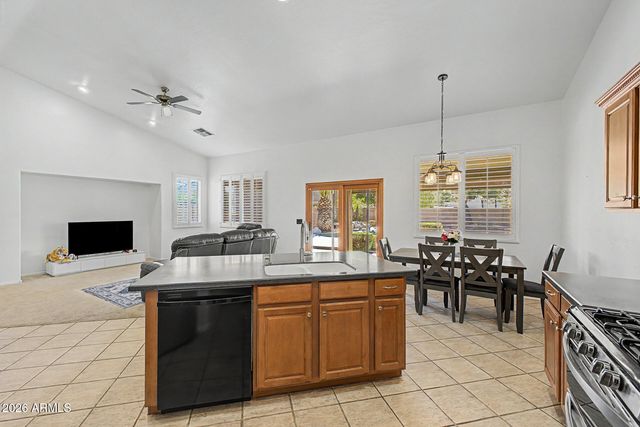 4365 E CHERRY HILLS Drive, Chandler, AZ 85249