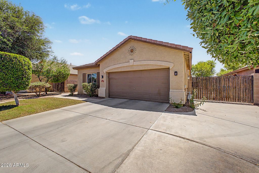 4365 E CHERRY HILLS Drive, Chandler, AZ 85249 — photo 2