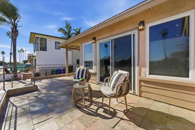 3634 Crown Point Dr, San Diego, CA 92109