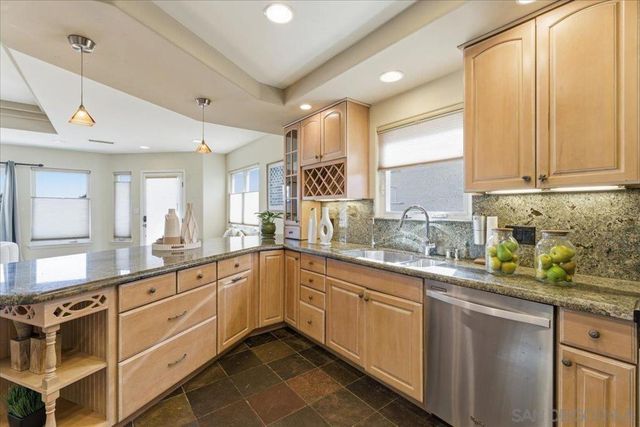 3634 Crown Point Dr, San Diego, CA 92109