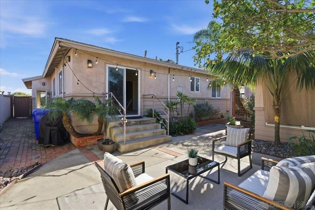 3634 Crown Point Dr, San Diego, CA 92109