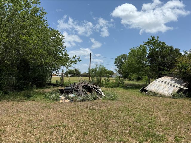 207 W TOWNES ST, Manor, TX 78653