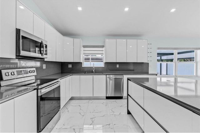 14721 SW 170th Ter, Miami, FL 33187