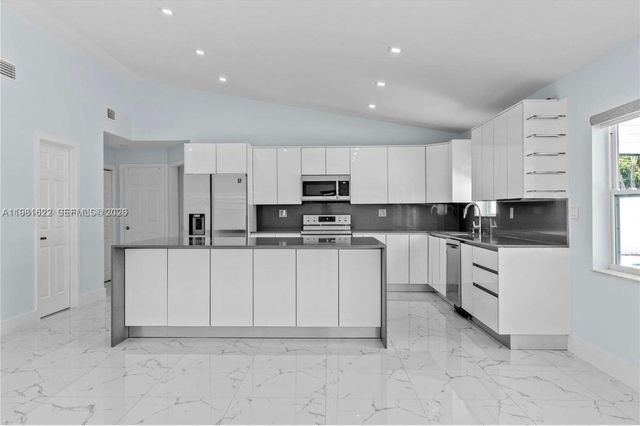 14721 SW 170th Ter, Miami, FL 33187