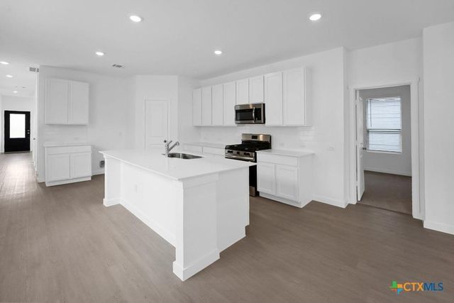 247 Flathead ST NE, New Braunfels, TX 78130