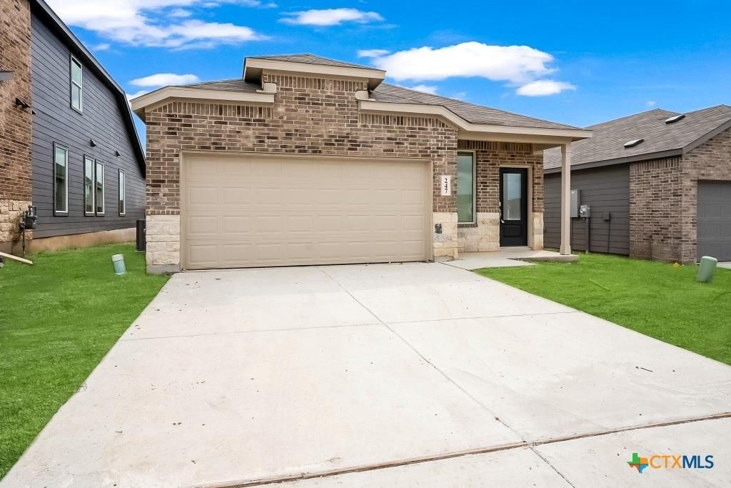 247 Flathead ST NE, New Braunfels, TX 78130