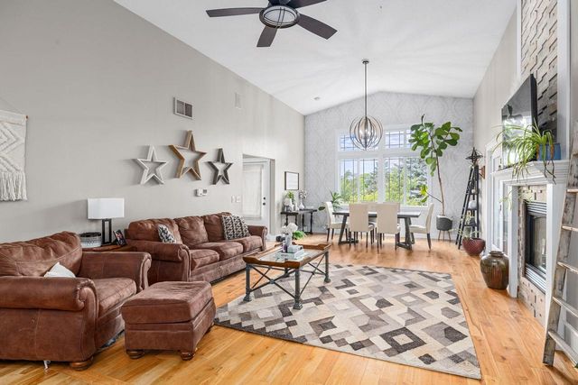 N2067 County Road F, La Crosse, WI 54601