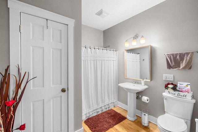 N2067 County Road F, La Crosse, WI 54601