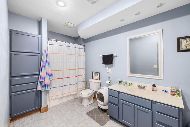 N2067 County Road F, La Crosse, WI 54601
