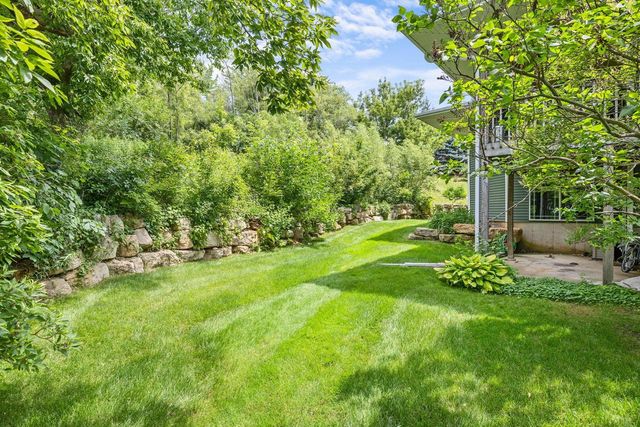 N2067 County Road F, La Crosse, WI 54601
