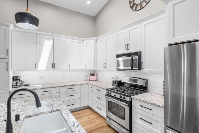 N2067 County Road F, La Crosse, WI 54601