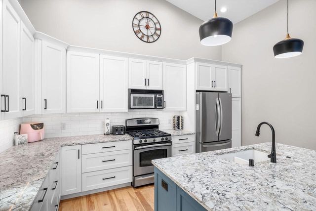 N2067 County Road F, La Crosse, WI 54601