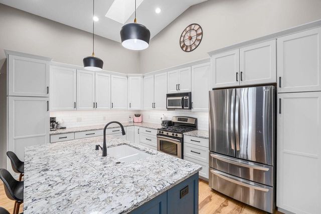 N2067 County Road F, La Crosse, WI 54601