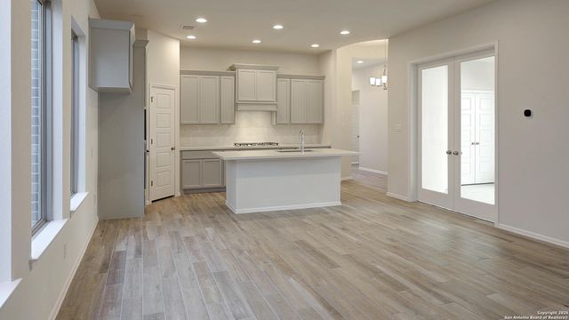 1560 Alsatian Avenue, San Antonio, TX 78253