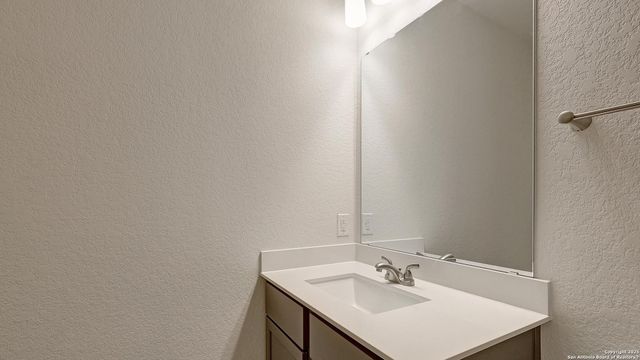 1560 Alsatian Avenue, San Antonio, TX 78253