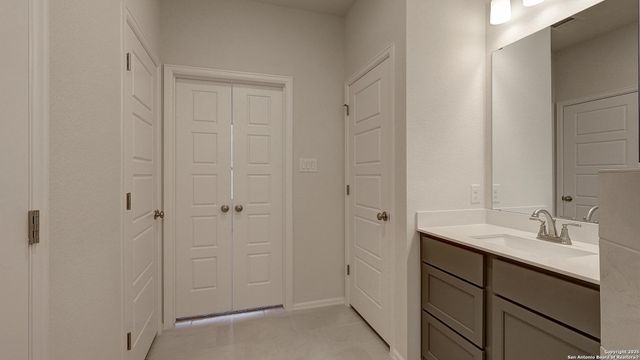 1560 Alsatian Avenue, San Antonio, TX 78253