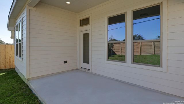 1560 Alsatian Avenue, San Antonio, TX 78253