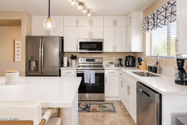 9014 S 10TH Street, Phoenix, AZ 85042