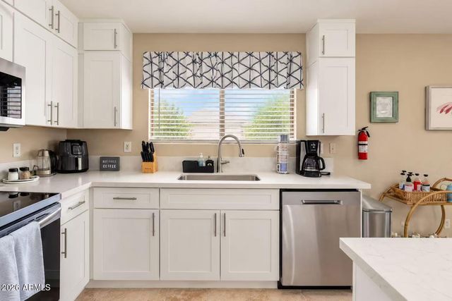 9014 S 10TH Street, Phoenix, AZ 85042