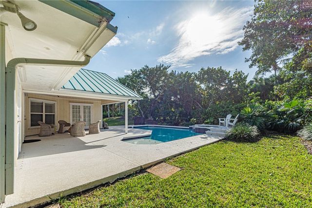 2225 Silver Sands Court, Vero Beach, FL 32963